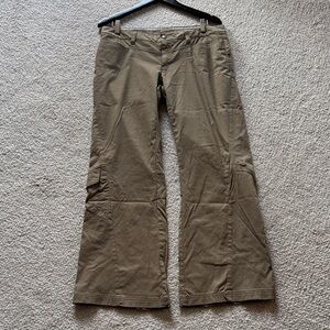 Athleta Dark Tan Cargo Pants